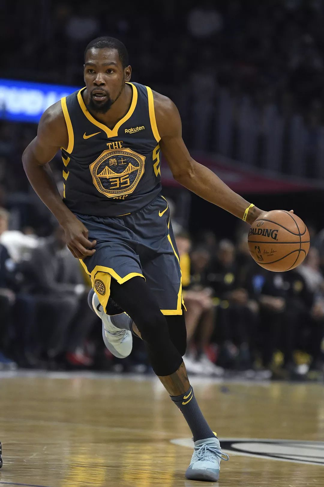 关于NBA常规赛赛程吃紧；上海久事清晨迎来里程碑；底气十足；球探报告显示潜力的信息